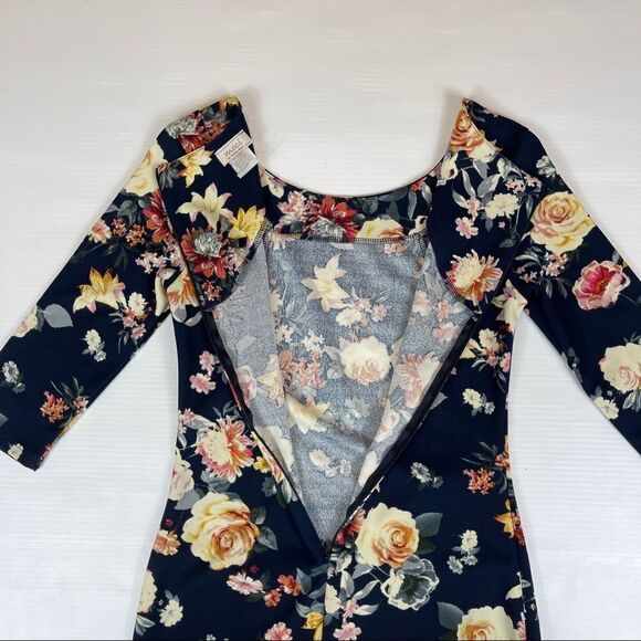 Moci by Purple Rain Dress CHLOE 3/4 Sleeved Navy Floral Women's Size Small - Picture 4 of 10